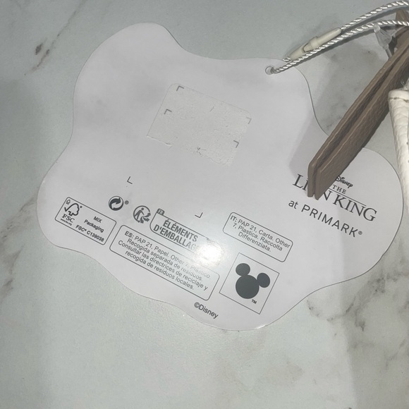 Primark Lion King initial O makeup bag - Picture 4 of 5